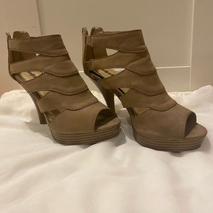 Unlisted 7 1/2 Medium Open Toe Beige heel